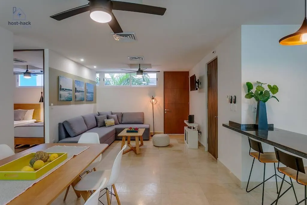 Danzamar 4, 5 Blocks Away From Playa Pelicanos Playa del Carmen Apartment