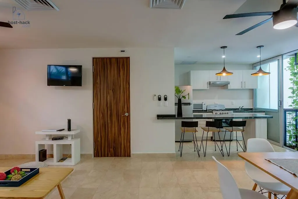 Danzamar 4, 5 Blocks Away From Playa Pelicanos Playa del Carmen