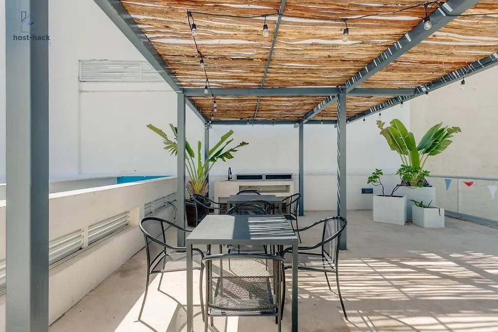 Danzamar 4, 5 Blocks Away From Playa Pelicanos Playa del Carmen Apartment