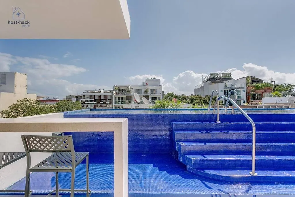 Danzamar 4, 5 Blocks Away From Playa Pelicanos Playa del Carmen Apartment